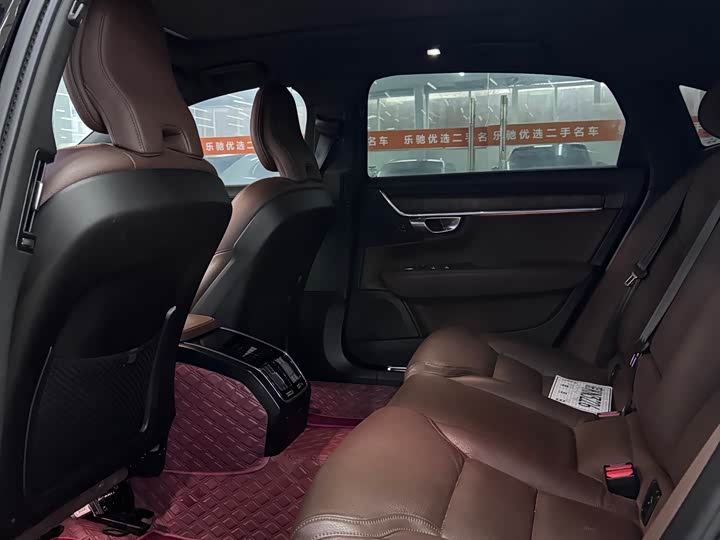 Фото 6 - Volvo S90