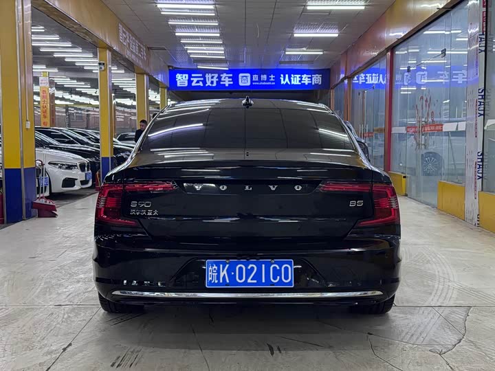 Фото 8 - Volvo S90