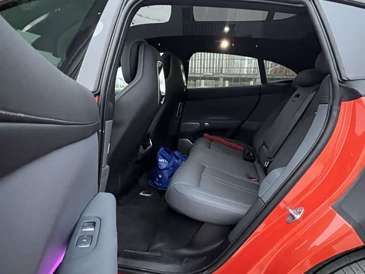 Фото 5 - Xiaomi YU7