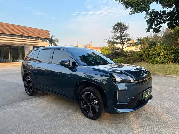 Фото 1 - GAC Aion V