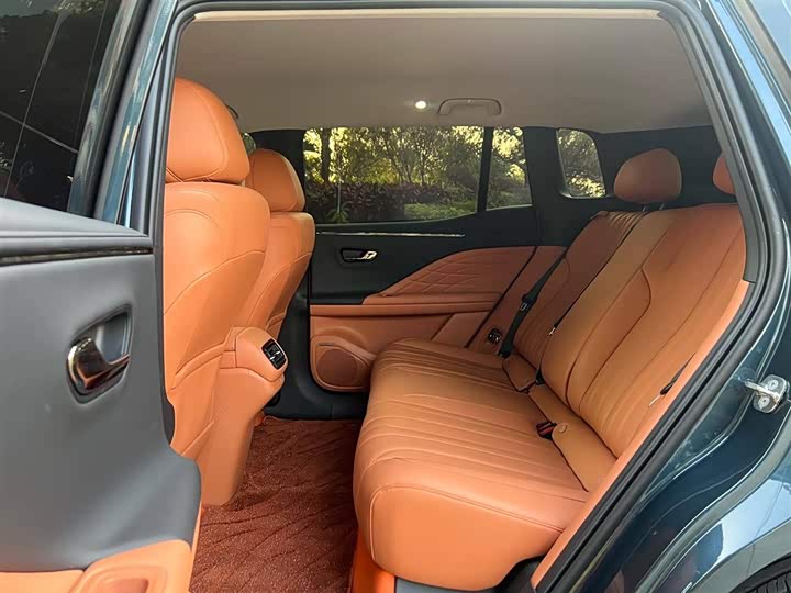 Фото 4 - GAC Aion V