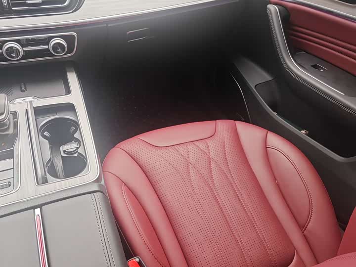 Фото 8 - Hongqi HS5