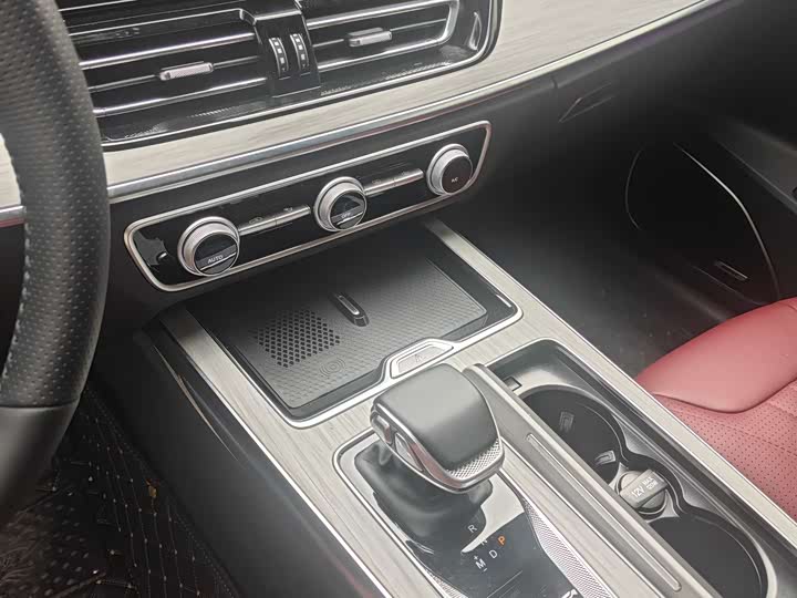 Фото 9 - Hongqi HS5