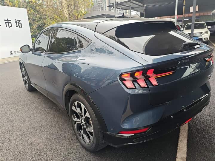 Фото 5 - Ford Mustang Mach-E