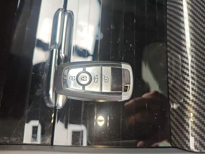 Фото 9 - Ford Mustang Mach-E