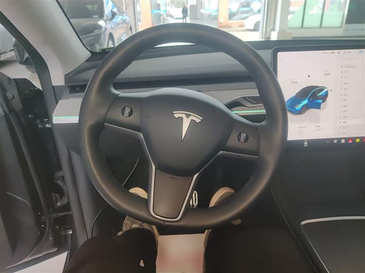 Фото 3 - Tesla Model Y