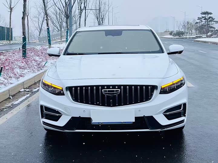 Фото 2 - Geely Preface