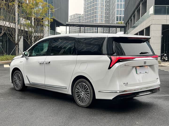 Фото 5 - Buick GL8 Hybrid