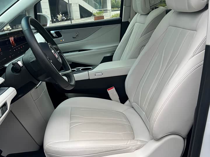 Фото 9 - Buick GL8 Hybrid