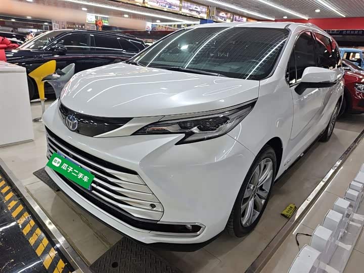 Фото 1 - Toyota Sienna