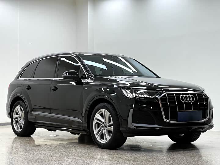 Фото 3 - Audi Q7