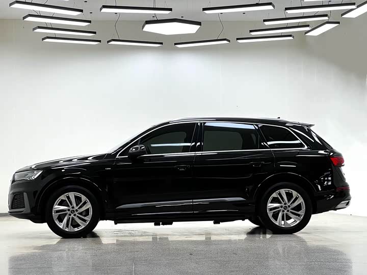 Фото 4 - Audi Q7