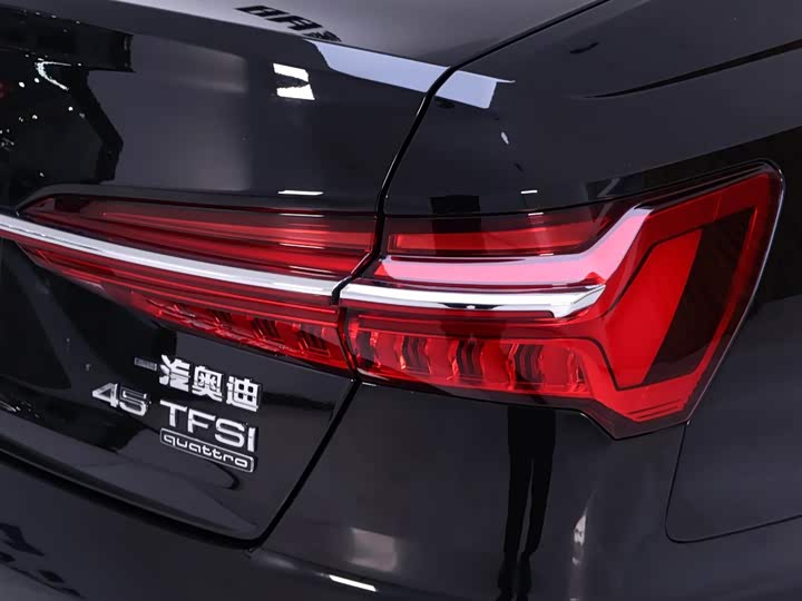 Фото 9 - Audi A6L