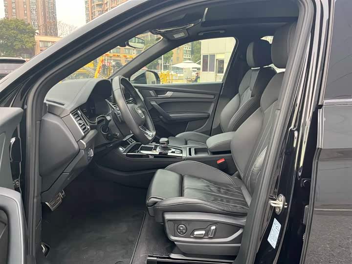 Фото 3 - Audi Q5L