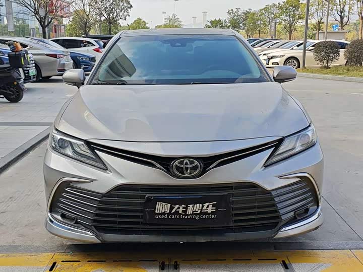 Фото 3 - Toyota Camry