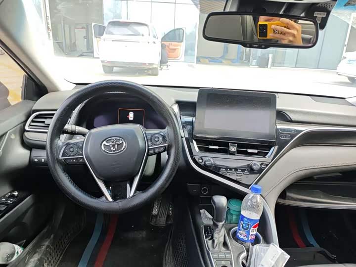 Фото 7 - Toyota Camry