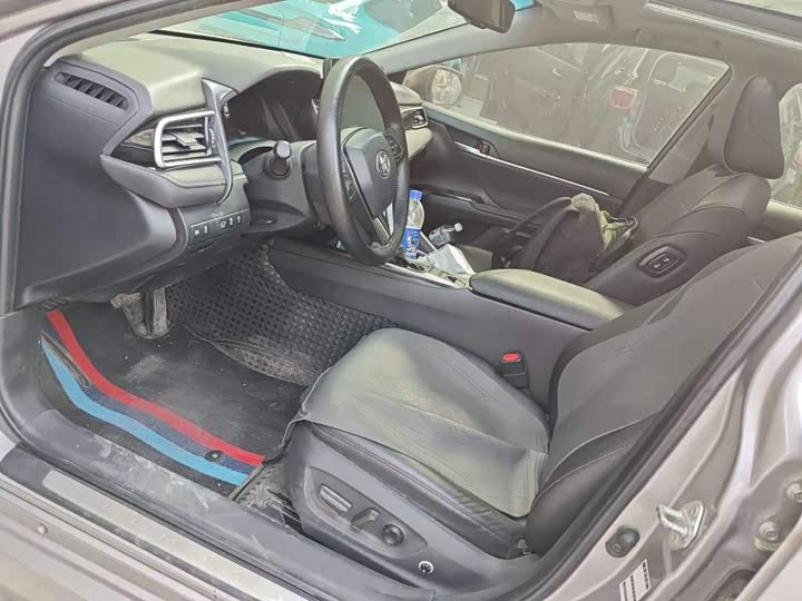 Фото 9 - Toyota Camry