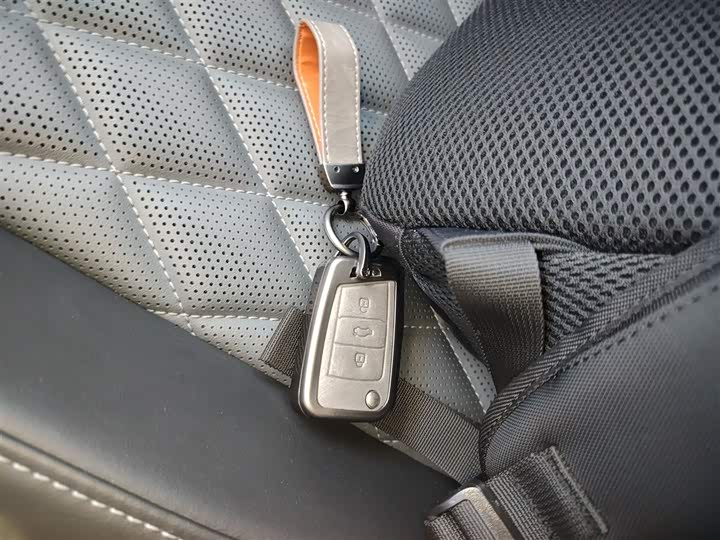 Фото 9 - Volkswagen Sagitar L