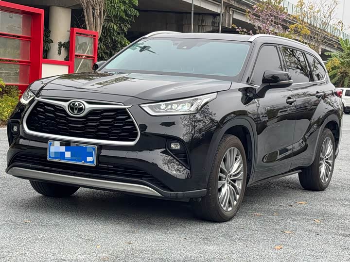 Фото 1 - Toyota Highlander