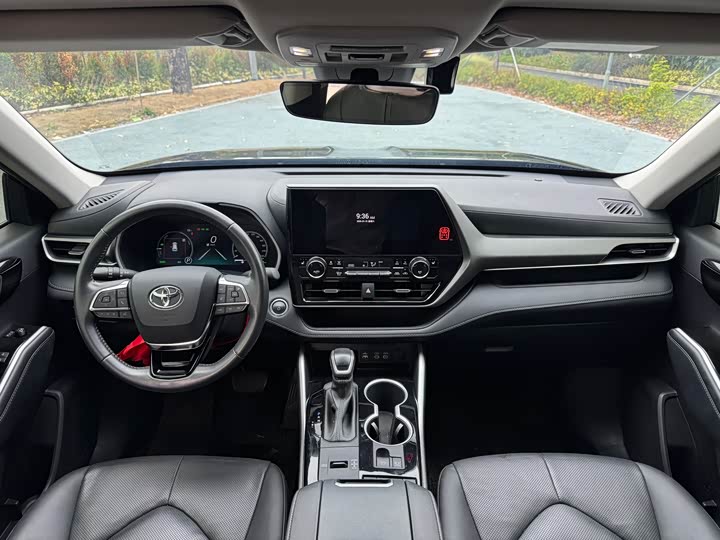 Фото 8 - Toyota Highlander