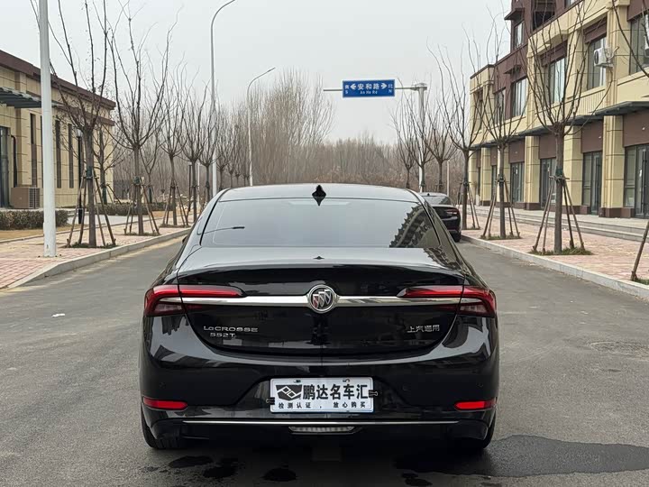 Фото 8 - Buick LaCrosse