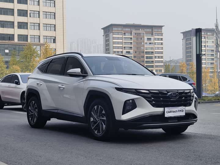 Фото 3 - Hyundai Tucson L