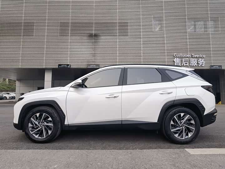 Фото 4 - Hyundai Tucson L