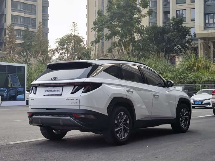 Фото 7 - Hyundai Tucson L