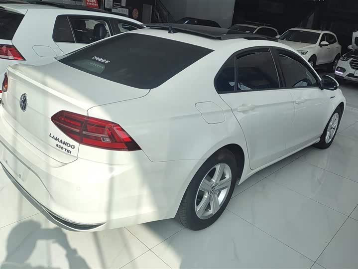 Фото 3 - Volkswagen Lamando L