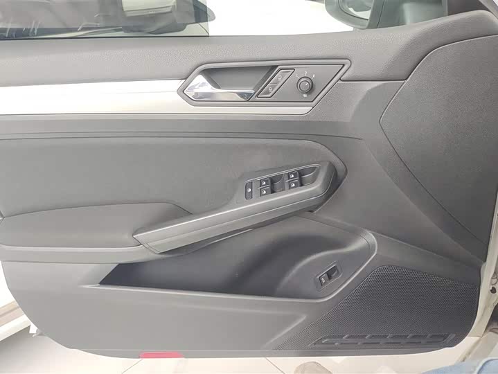 Фото 7 - Volkswagen Lamando L