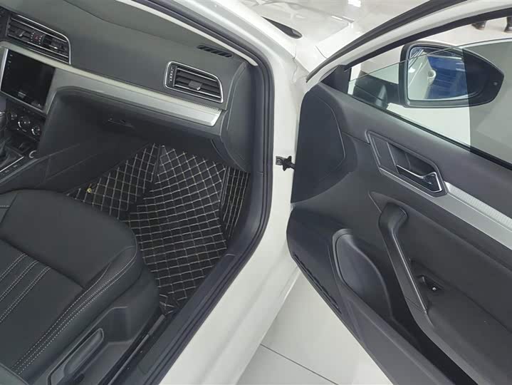 Фото 8 - Volkswagen Lamando L