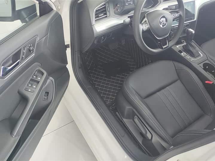 Фото 9 - Volkswagen Lamando L