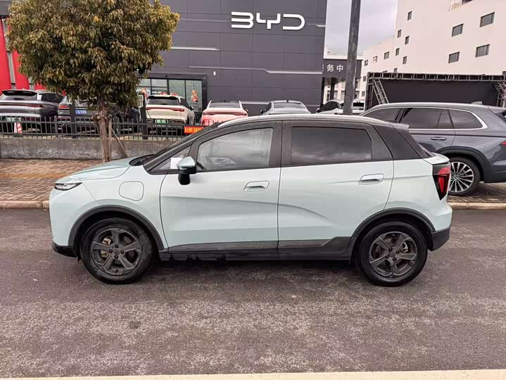 Фото 3 - Geely Geometry E Firefly