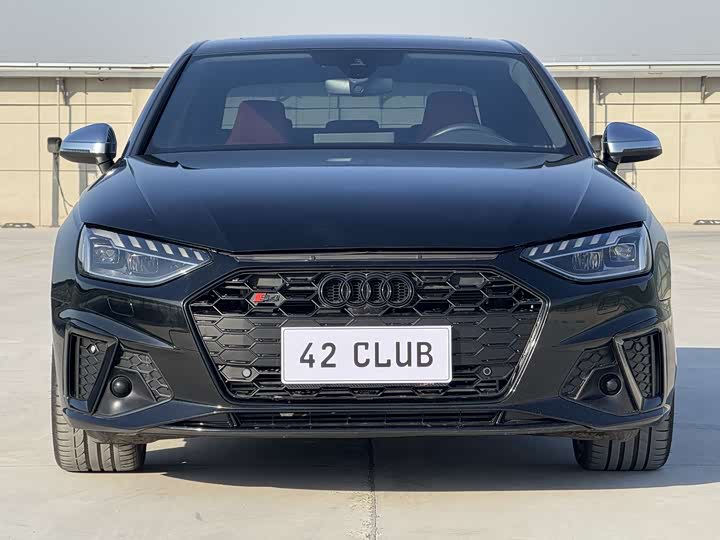 Фото 1 - Audi S4