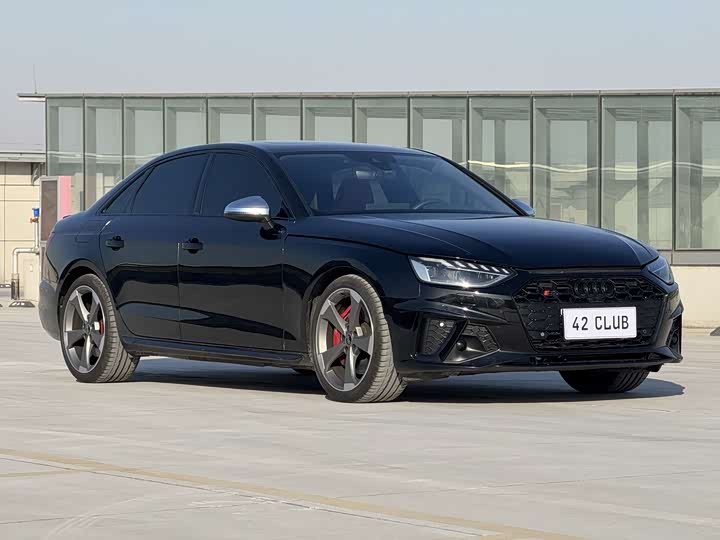 Фото 2 - Audi S4