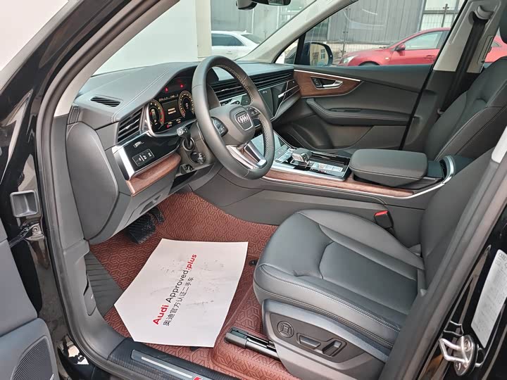 Фото 8 - Audi Q7