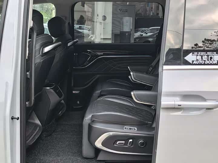 Фото 6 - Maxus Mifa 9