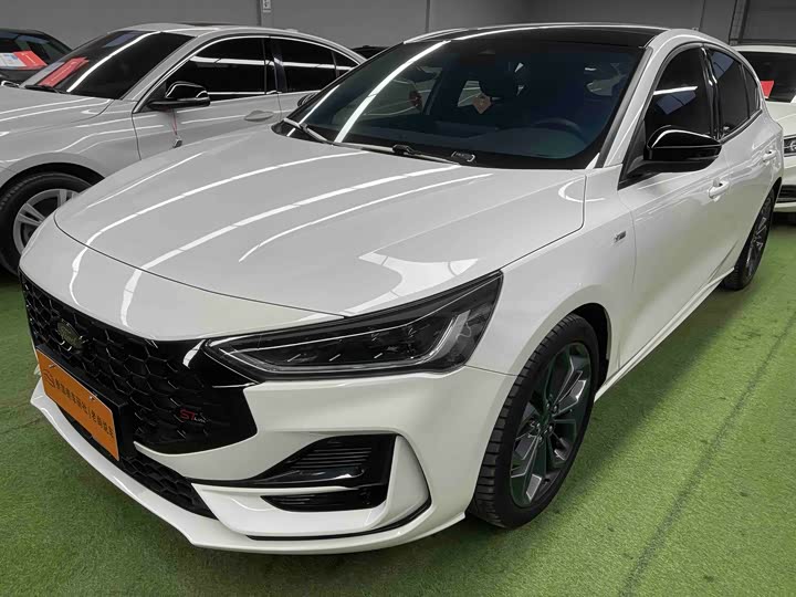 Фото 1 - Ford Focus