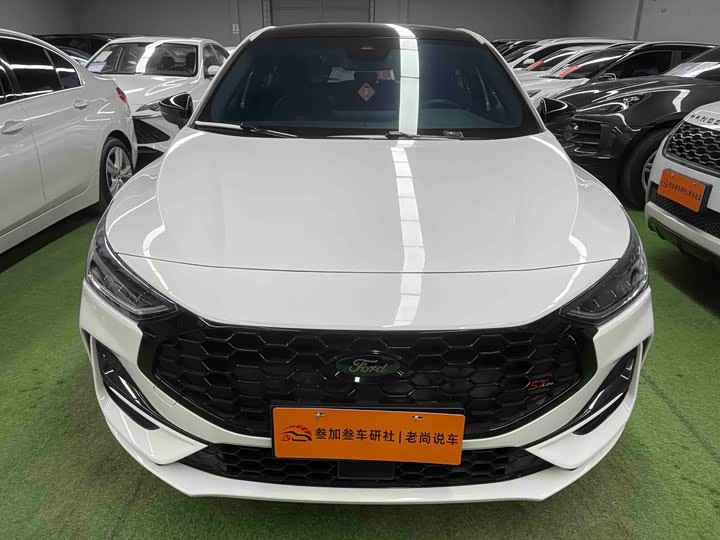 Фото 2 - Ford Focus