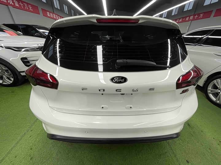 Фото 5 - Ford Focus