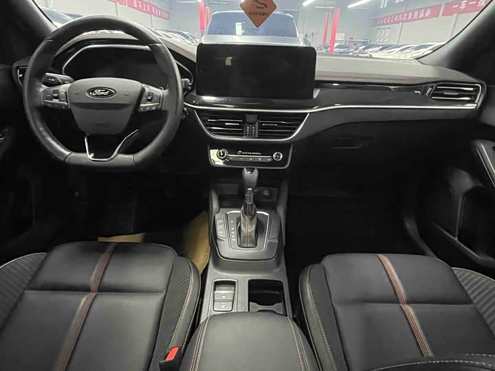 Фото 7 - Ford Focus