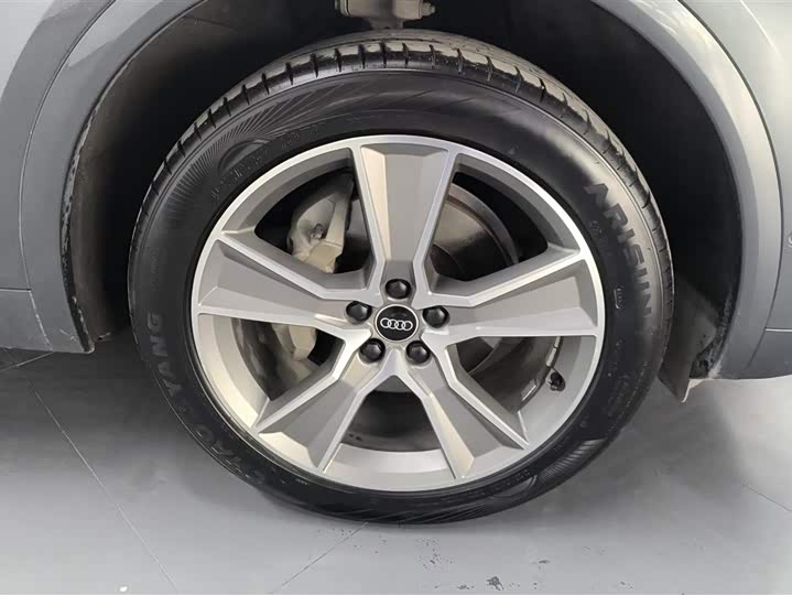 Фото 6 - Audi Q5L