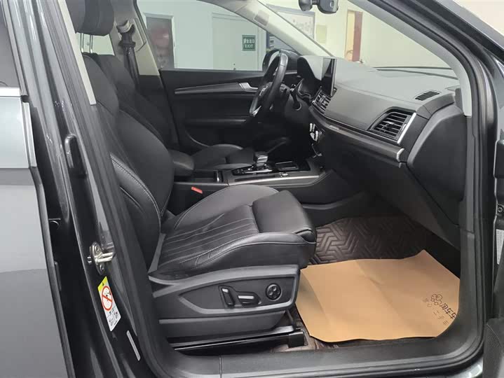 Фото 8 - Audi Q5L