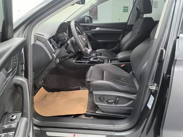 Фото 9 - Audi Q5L