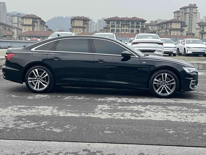 Фото 2 - Audi A6L