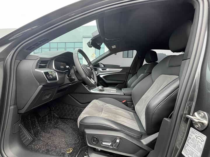 Фото 6 - Audi A6L