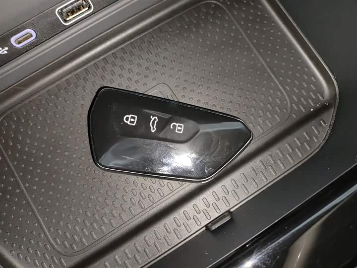 Фото 9 - Volkswagen Lamando L