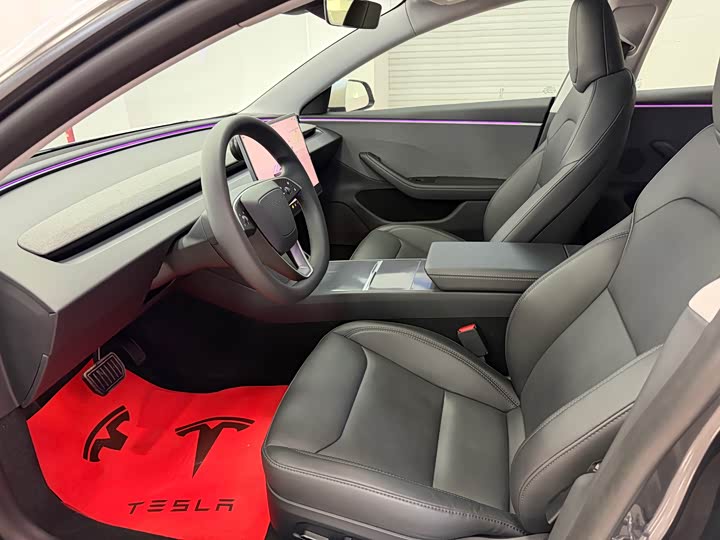 Фото 8 - Tesla Model 3