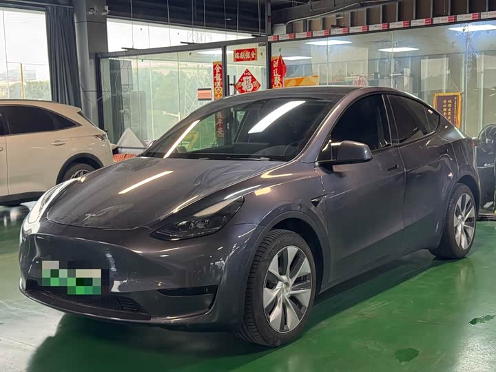 Фото 1 - Tesla Model Y