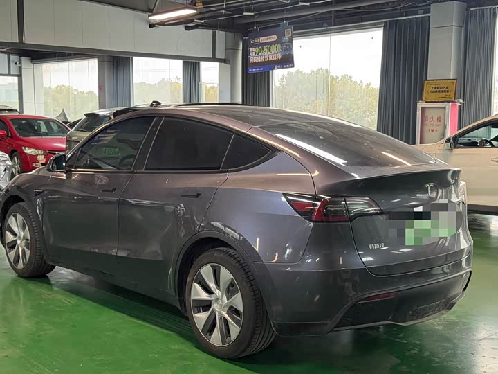 Фото 9 - Tesla Model Y